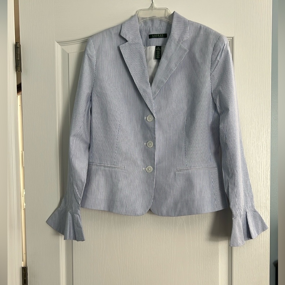 Ralph Lauren Blue Blazer with Tailored Fit and Notched Lapels